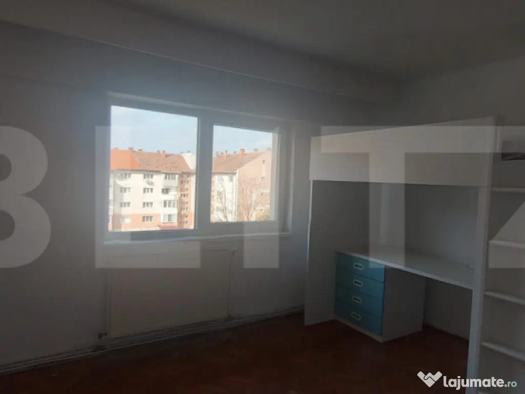 Apartament 2 camere cu 2 balcoane, priveliște superbă spre 