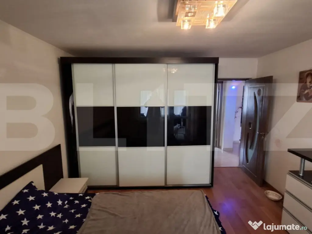 Apartament 3 camere decomandat, etaj 4, balcon, izolat – M 