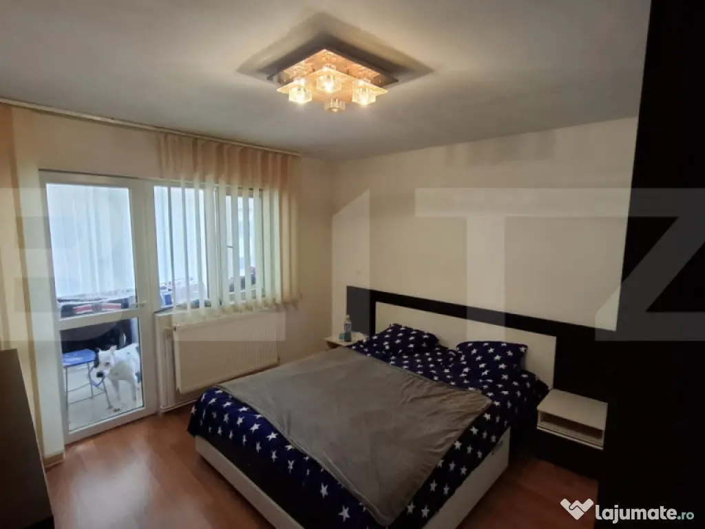 Apartament 3 camere decomandat, etaj 4, balcon, izolat – M 