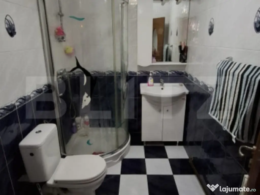 Apartament 3 camere decomandat, etaj 4, balcon, izolat – M 