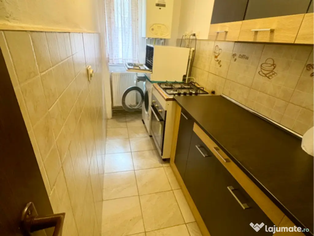 Garsonieră de închiriat cu loc de parcare inclus 