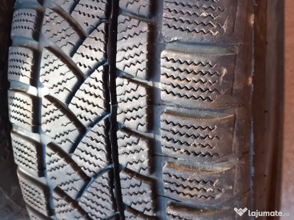 De vanzare cauciucuri iarna stare f. bună