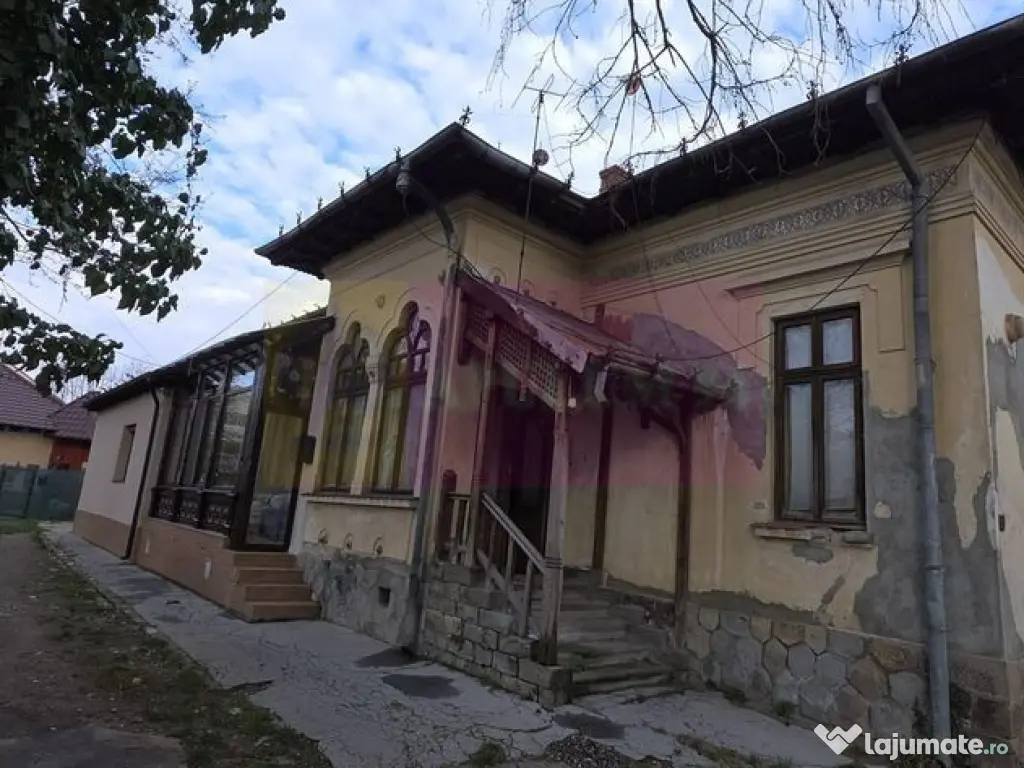 Apartament 6 camere in casa, Campina zona centrala