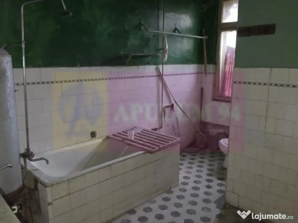 Apartament 6 camere in casa, Campina zona centrala