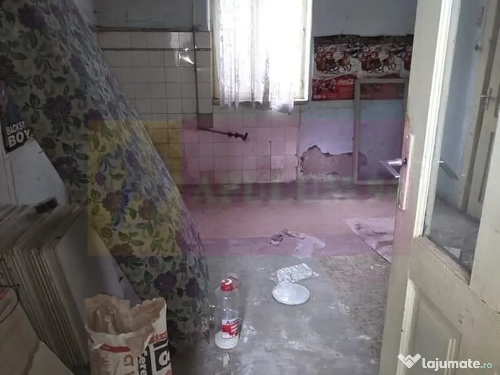 Apartament 6 camere in casa, Campina zona centrala