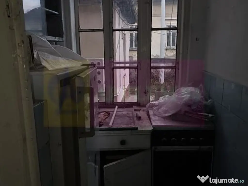 Apartament 6 camere in casa, Campina zona centrala