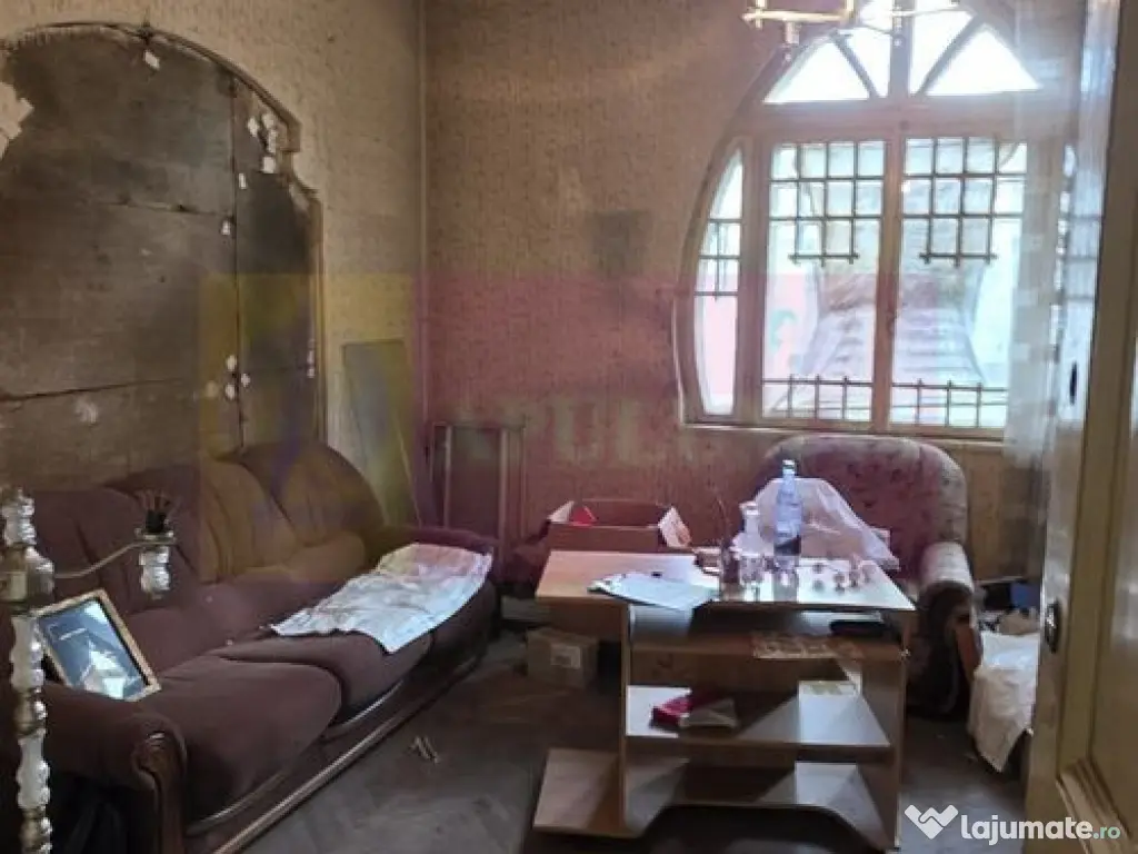 Apartament 6 camere in casa, Campina zona centrala