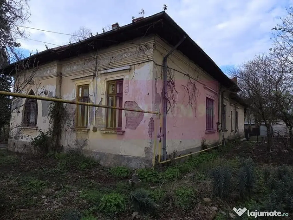 Apartament 6 camere in casa, Campina zona centrala