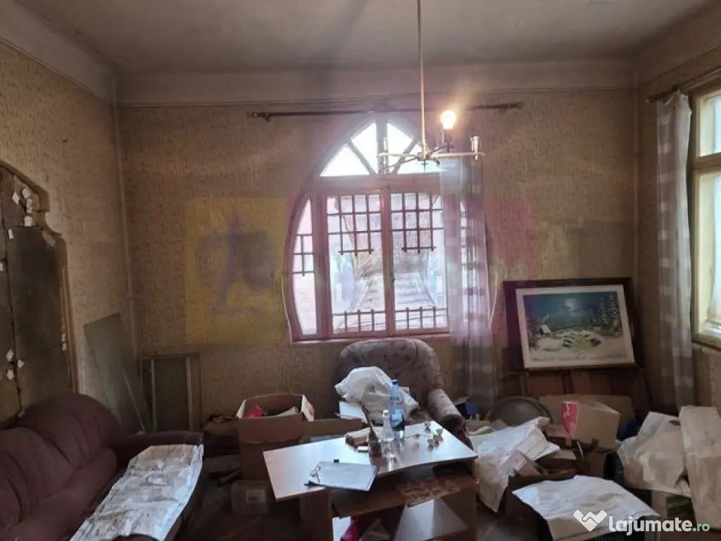 Apartament 6 camere in casa, Campina zona centrala