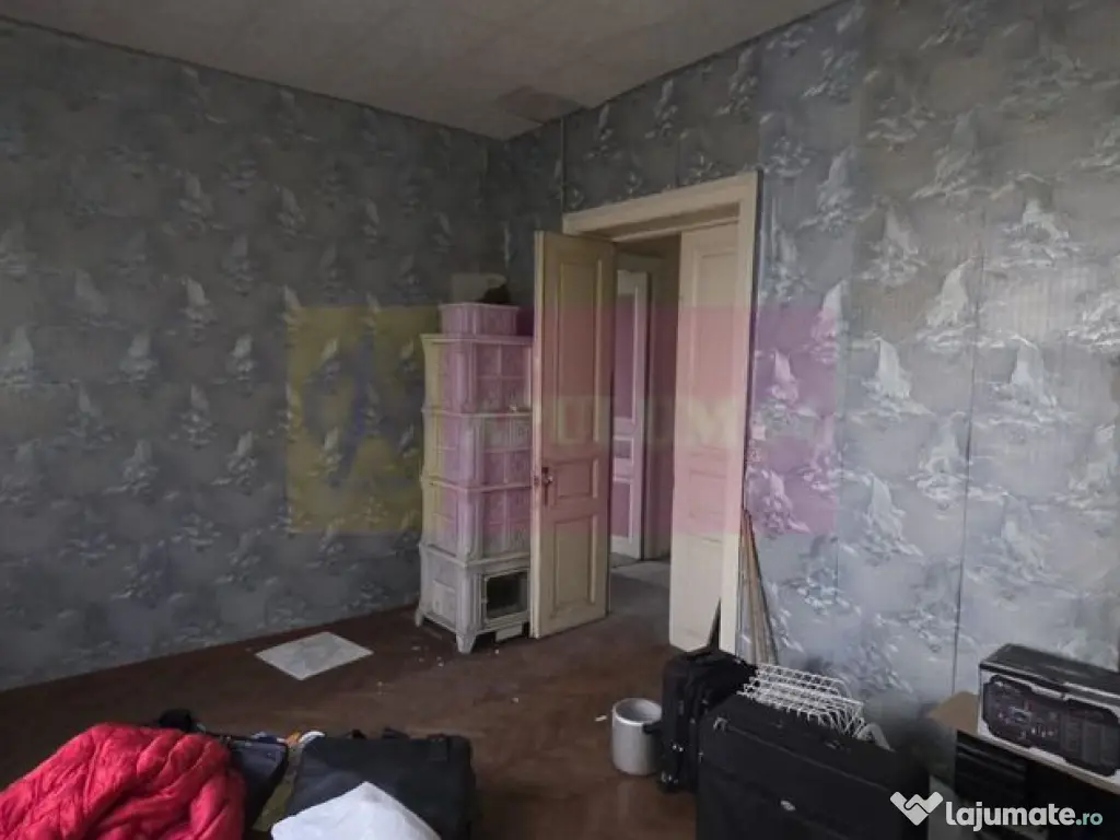 Apartament 6 camere in casa, Campina zona centrala