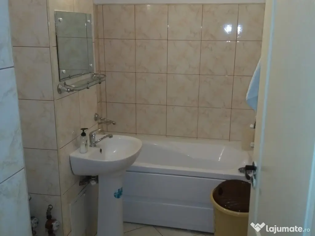 Garsonieră decomandată complet mobilată și utilată, etajul 1 