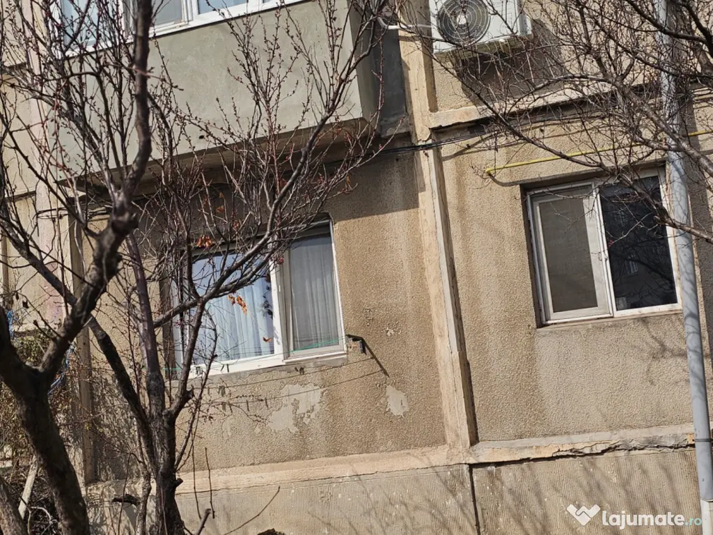 Garsonieră decomandată complet mobilată și utilată, etajul 1 