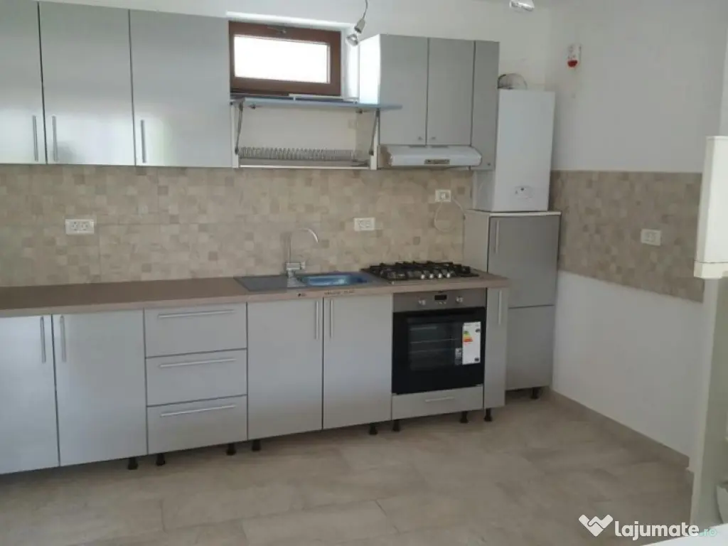 Piata Alba Iulia, Apartament 4 camere Nemobilat.