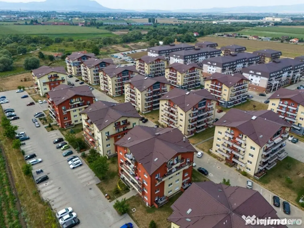 Apartament 2 camere decomandate in SUBCETATE 