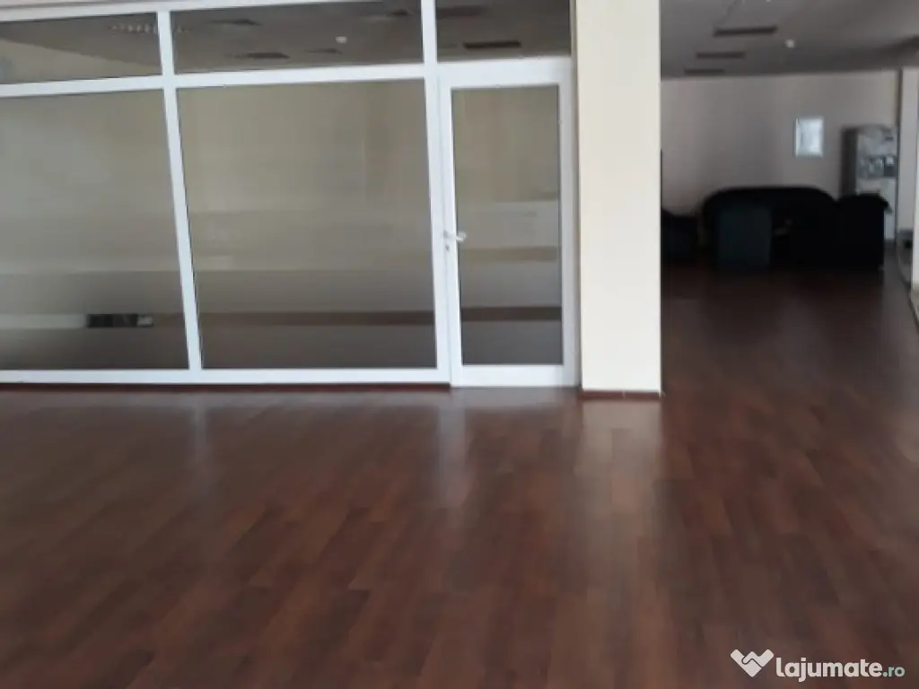 Pacurari, Showroom 200 mp