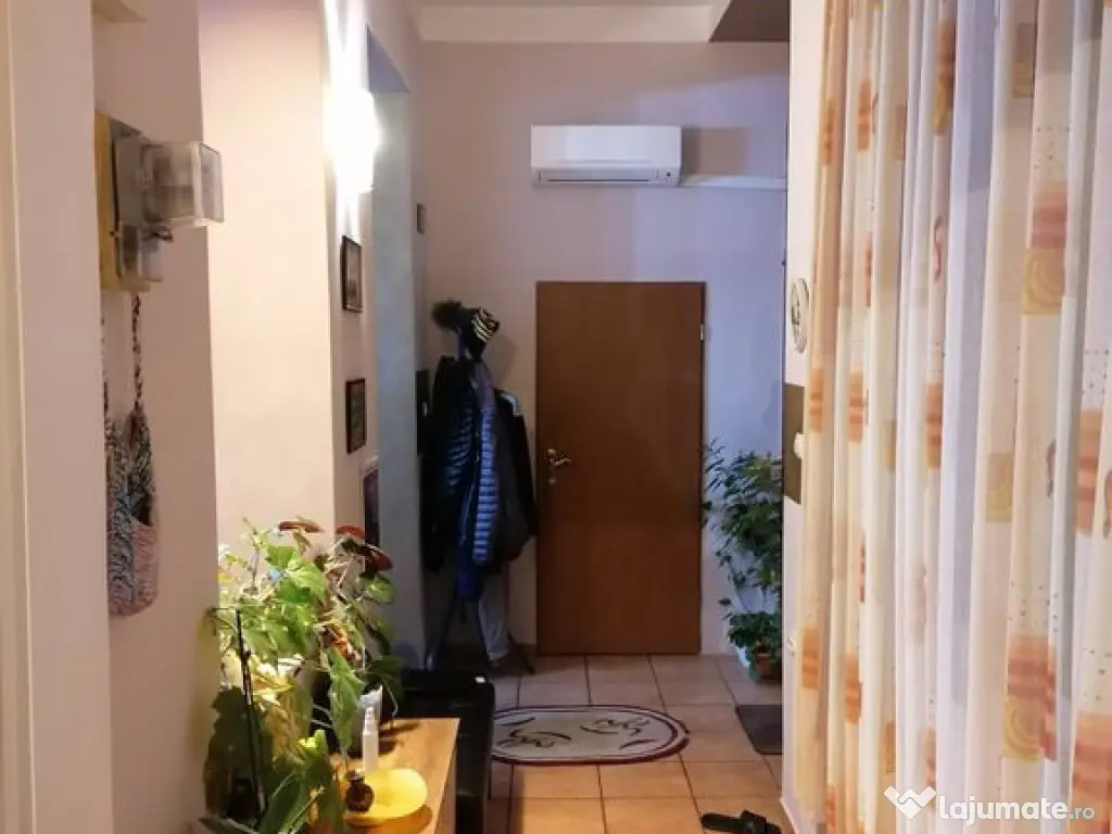 Casa si curte zona centrala 