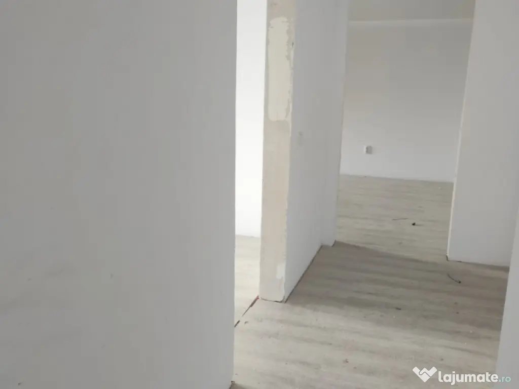 APARTAMENT 3 CAMERE, DECOMANDAT, BLOC NOU, COMISION 0 