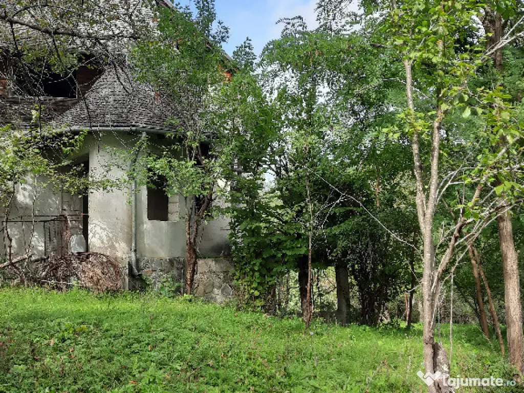 Conac situat in Breaza cu 2340 mp teren