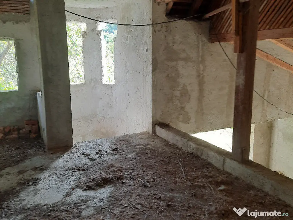 Conac situat in Breaza cu 2340 mp teren