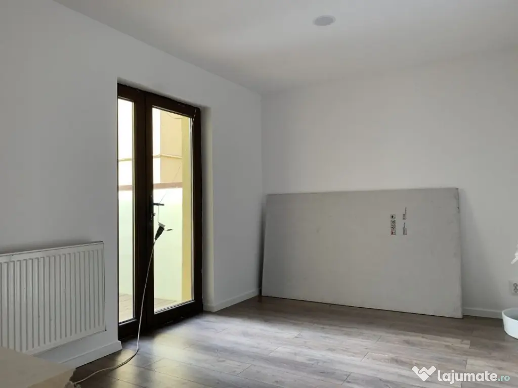 Vatra Luminoasa, Casa 5 camere.