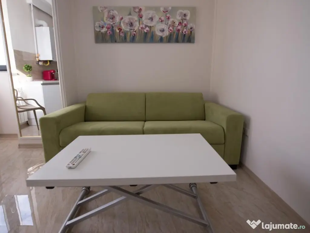 APARTAMENT 3 CAMERE MAMAIA CU VEDERE LA LAC 