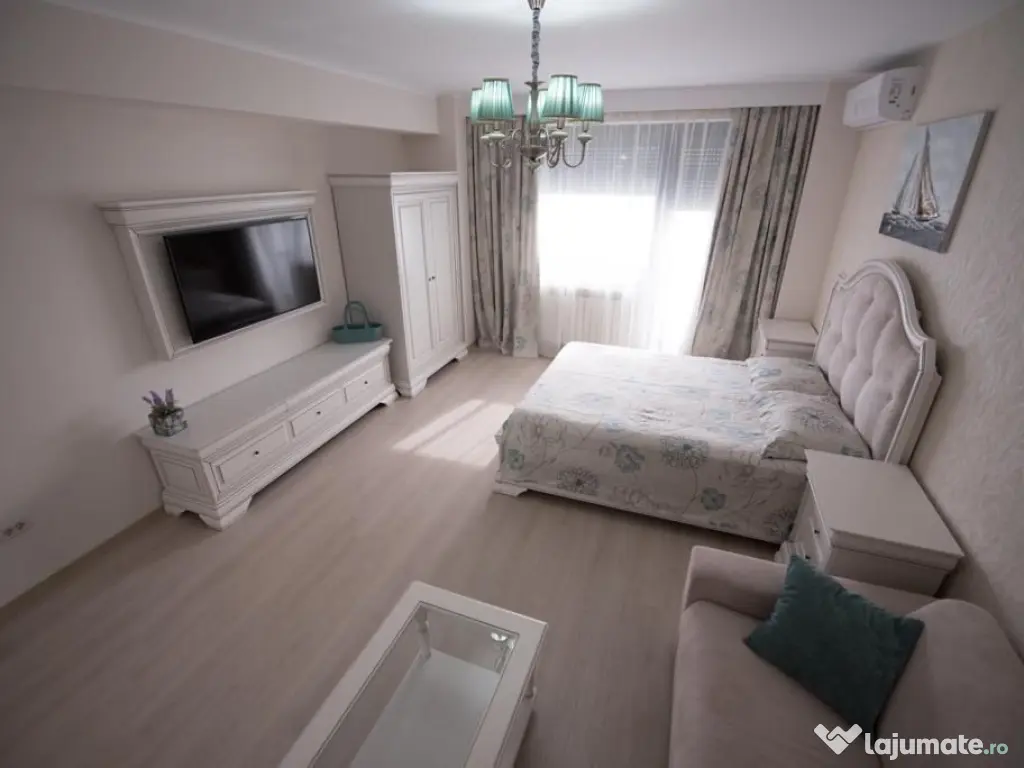 APARTAMENT 3 CAMERE MAMAIA CU VEDERE LA LAC 