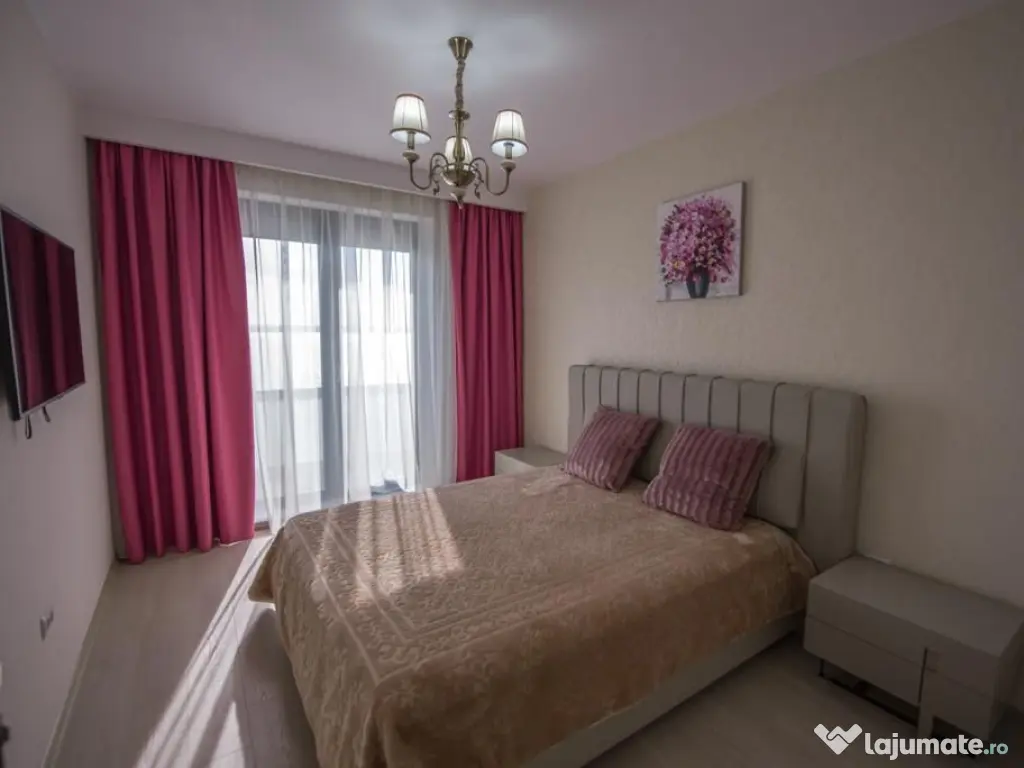 APARTAMENT 3 CAMERE MAMAIA CU VEDERE LA LAC 