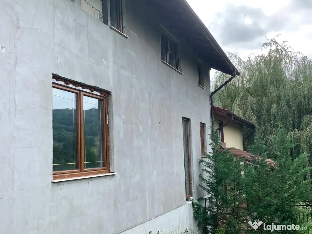 Vila 1+1 zona Berbești 