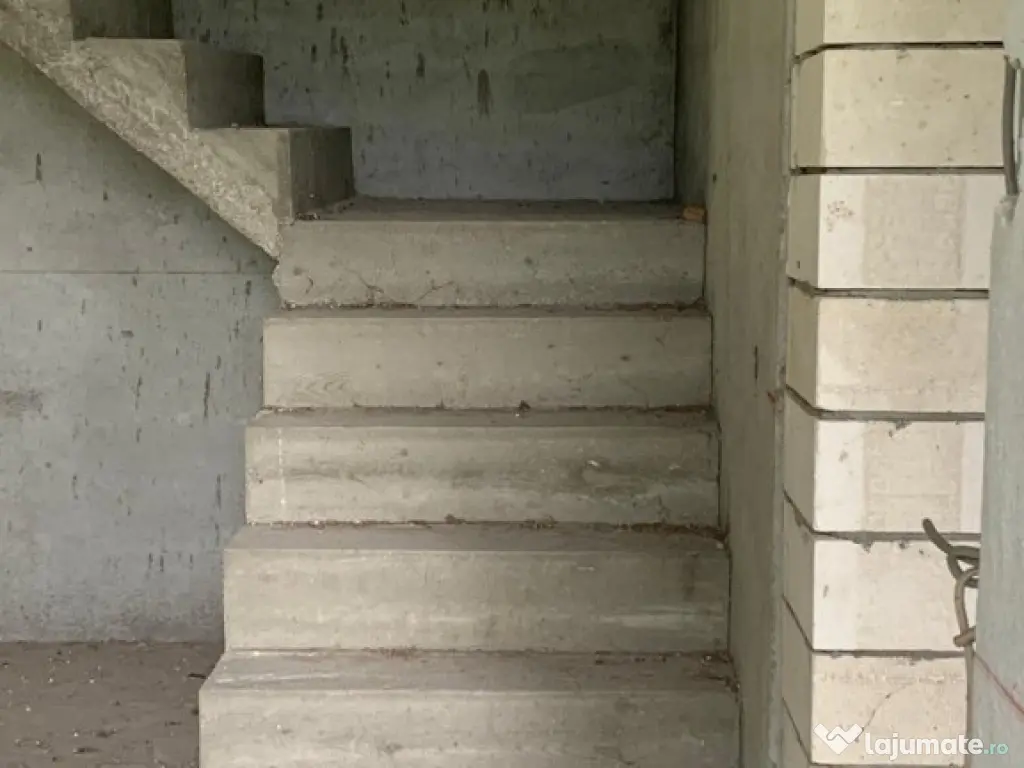 Vila 1+1 zona Berbești 