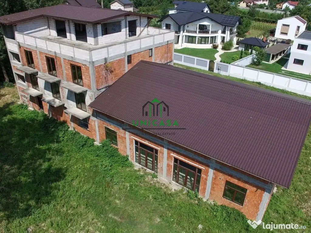 Pensiune de Vânzare cu Priveliște Panoramică către R?...