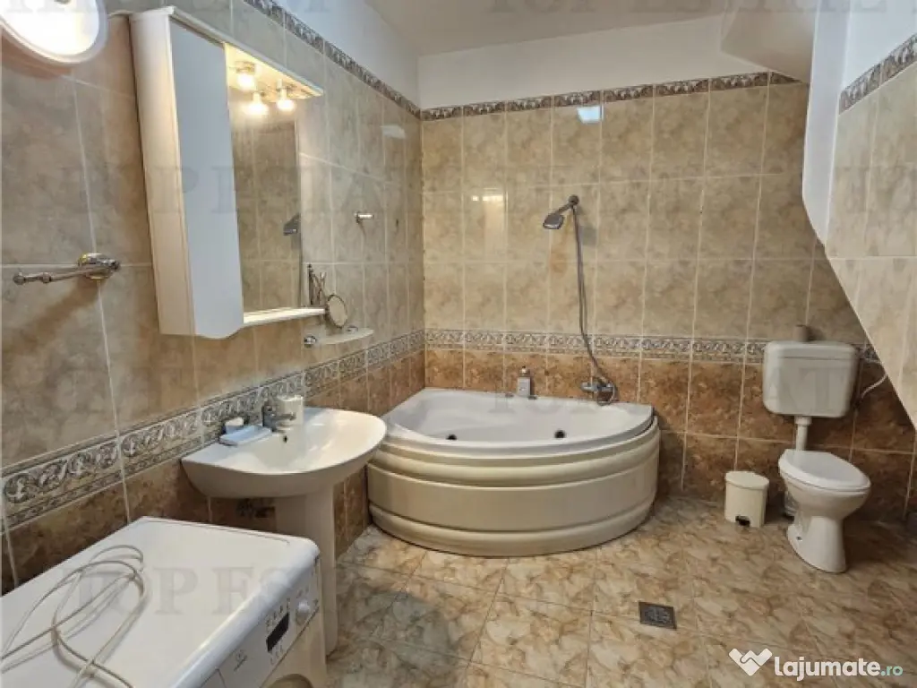 Vila 5 camere de cu garaj subteran in Chiajna 