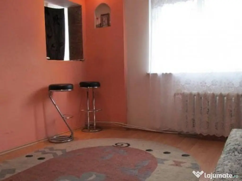 Apartament o camera zona Lunei 