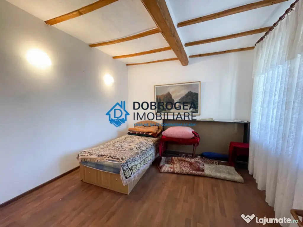 Sat Parches, 2 case individuale, teren 4860 mp 