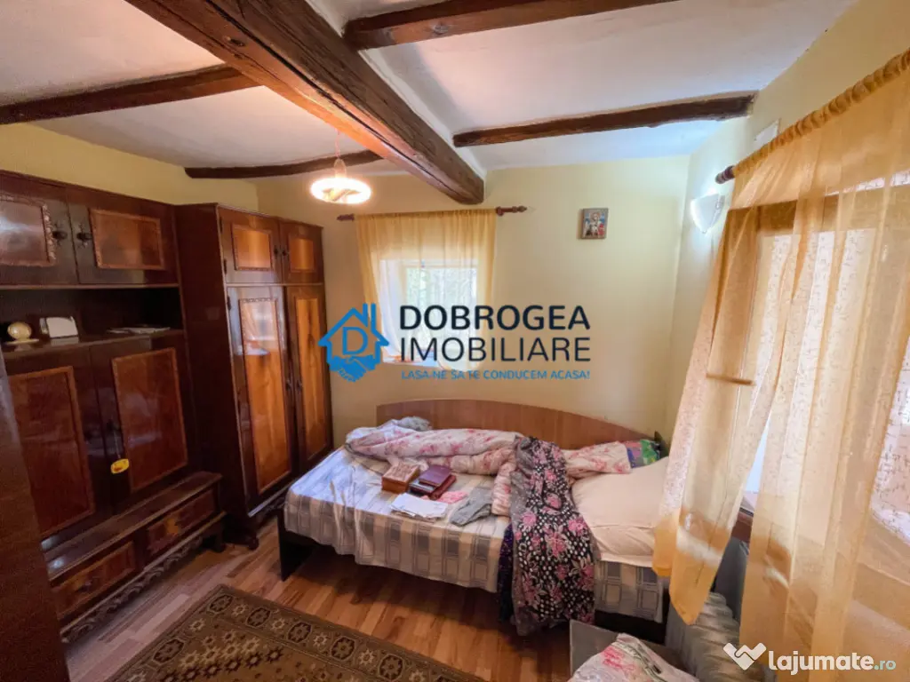 Sat Parches, 2 case individuale, teren 4860 mp 