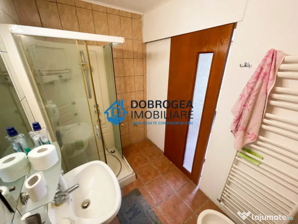 Sat Parches, 2 case individuale, teren 4860 mp 