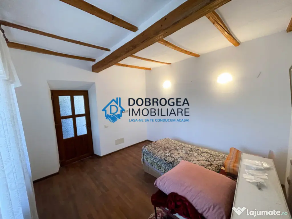 Sat Parches, 2 case individuale, teren 4860 mp 