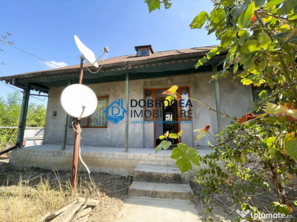 Sat Parches, 2 case individuale, teren 4860 mp 