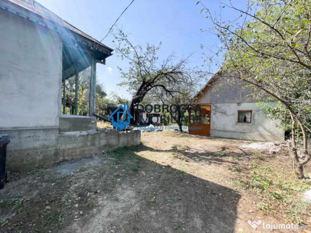 Sat Parches, 2 case individuale, teren 4860 mp 