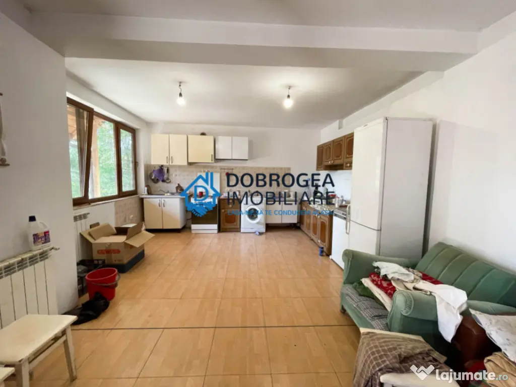 Sat Parches, 2 case individuale, teren 4860 mp 