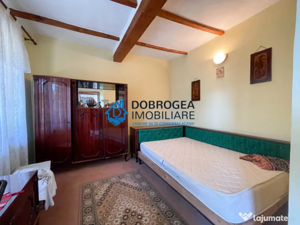 Sat Parches, 2 case individuale, teren 4860 mp 