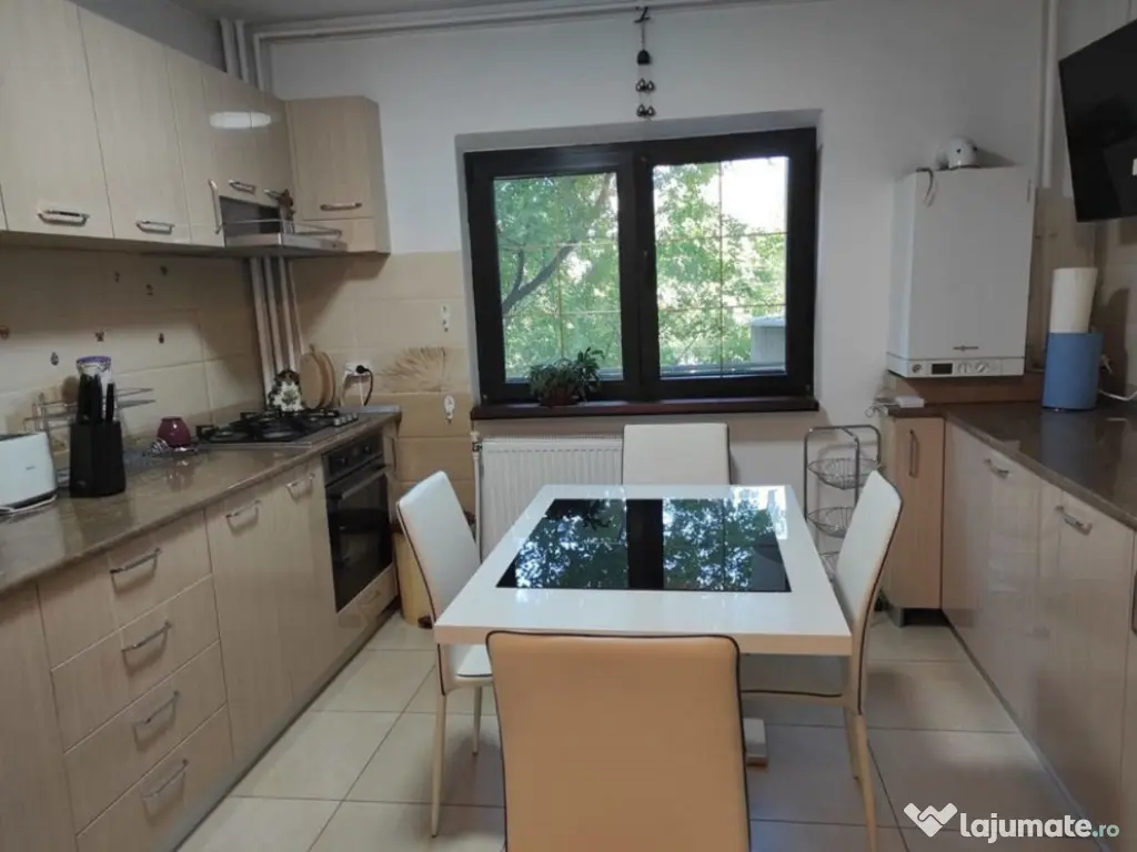 Inchiriere Apartament 3 Camere Zona Vitan Mall