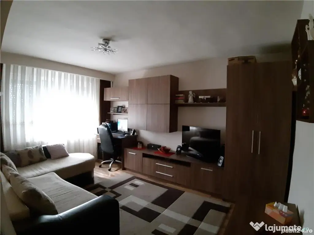 Apartament 2 camere decomandat 