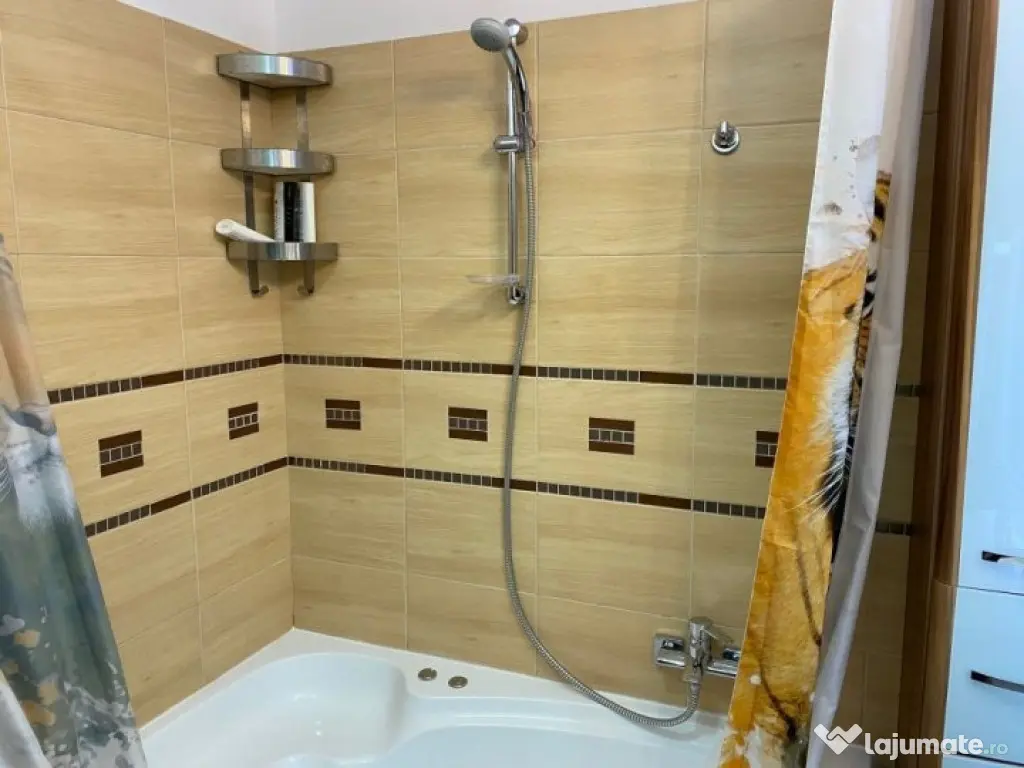 Apartament 3 camere bloc nou, lux, 2 locuri parcare subterană si boxa