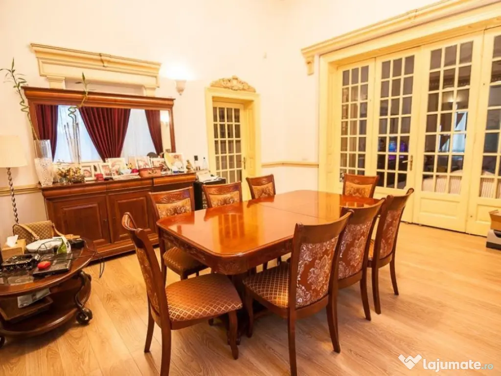 Apartament LUX 6 camere, 200 mp, terasa 25 mp, zona Traian 