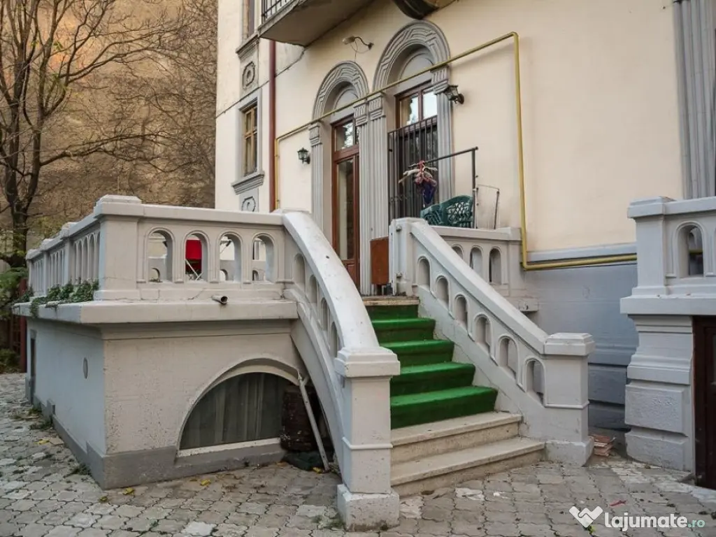 Apartament LUX 6 camere, 200 mp, terasa 25 mp, zona Traian 