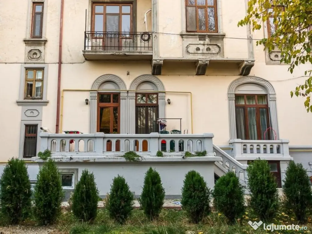 Apartament LUX 6 camere, 200 mp, terasa 25 mp, zona Traian 