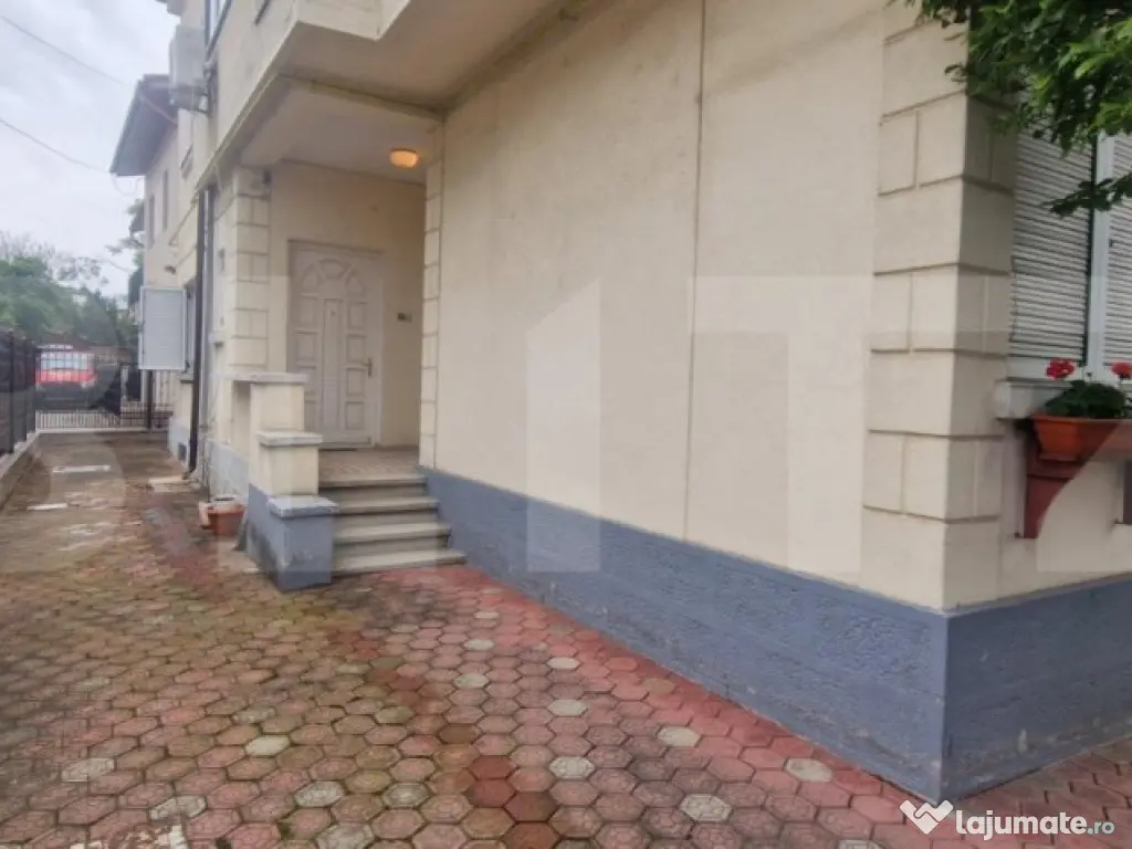 Apartament in vila, 4 camere, 120 mp utili, teren 122mp, Cen