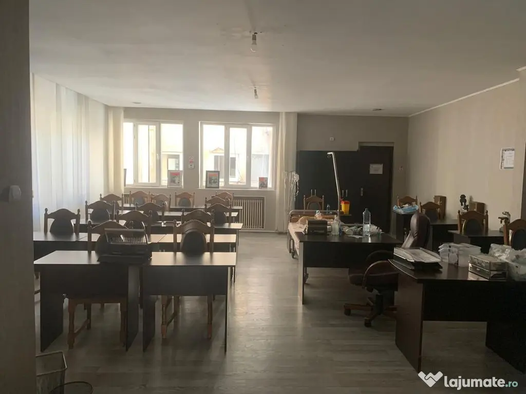 Cladire de Birouri Universitate 