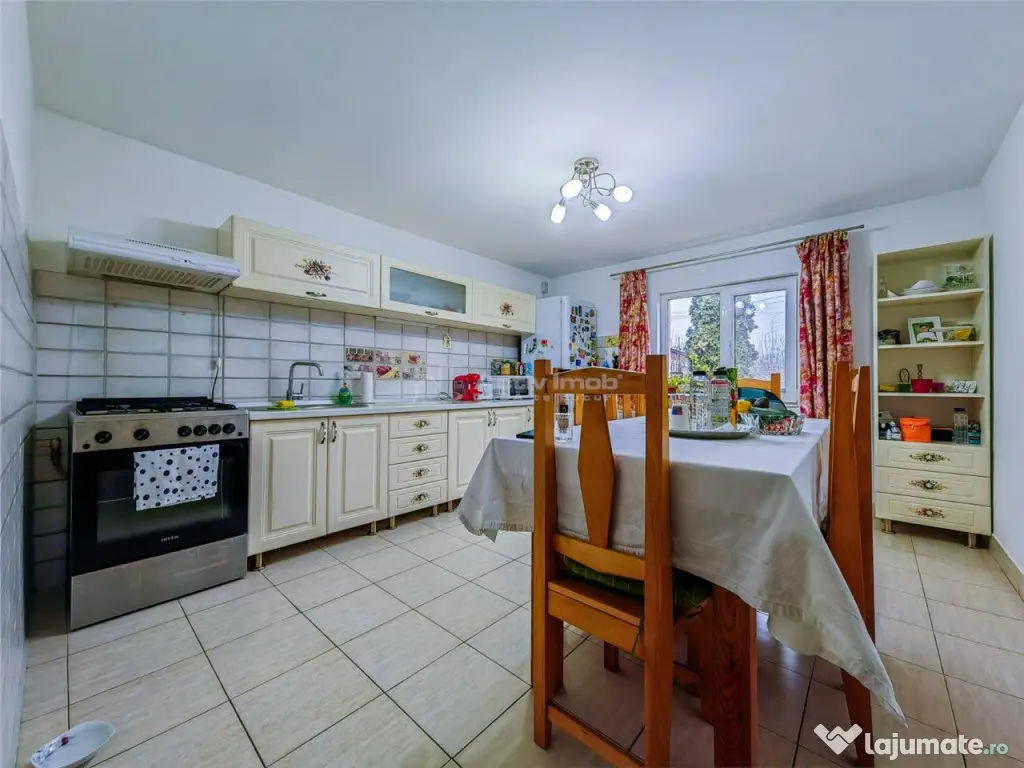 Casa - 3 camere - Soimus 