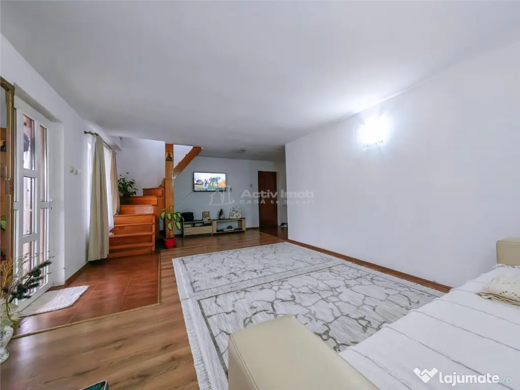 Casa - 3 camere - Soimus 